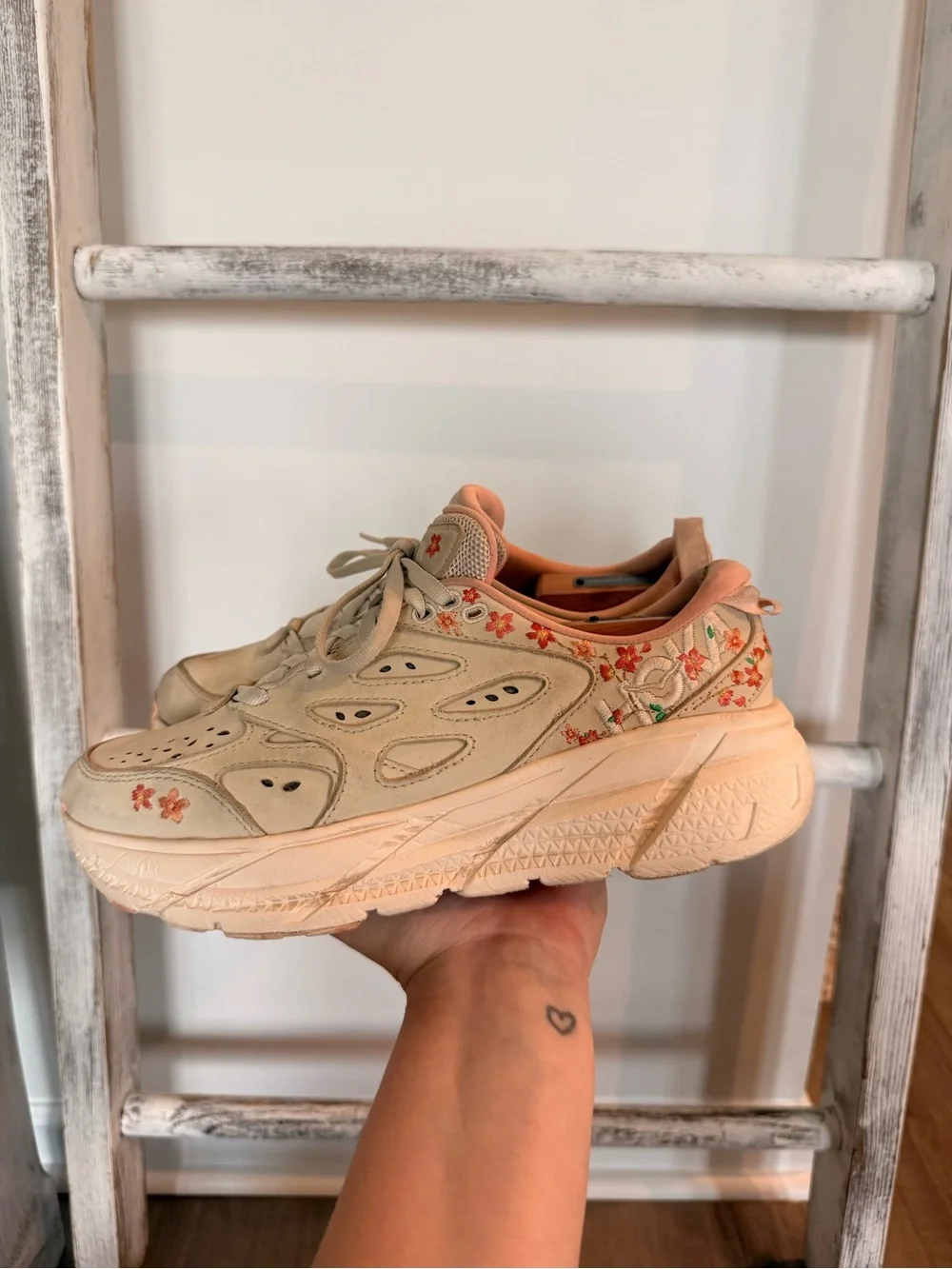 Hoka One Clifton L Vibrant Bloom Pack - Nimbus Cloud Women 7 Pre Owned See Photo
